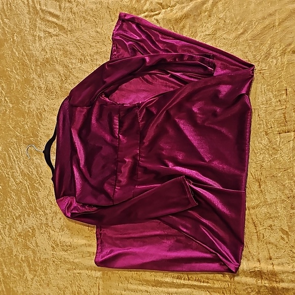 Maroon long gown - Picture 2 of 4